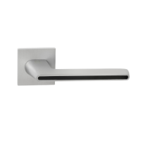 Ручка на раздельном цинковом тонком основании ABRISS R21.190 MCP/BL (Матовый хром/Черная вставка)